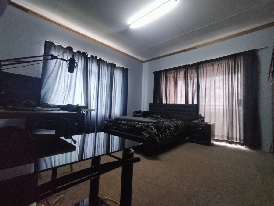 4 Bedroom Property for Sale in Vaal Park North West